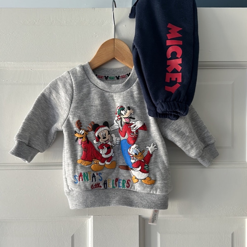 Disney’s Mickey and Friends Christmas sweatsuit
